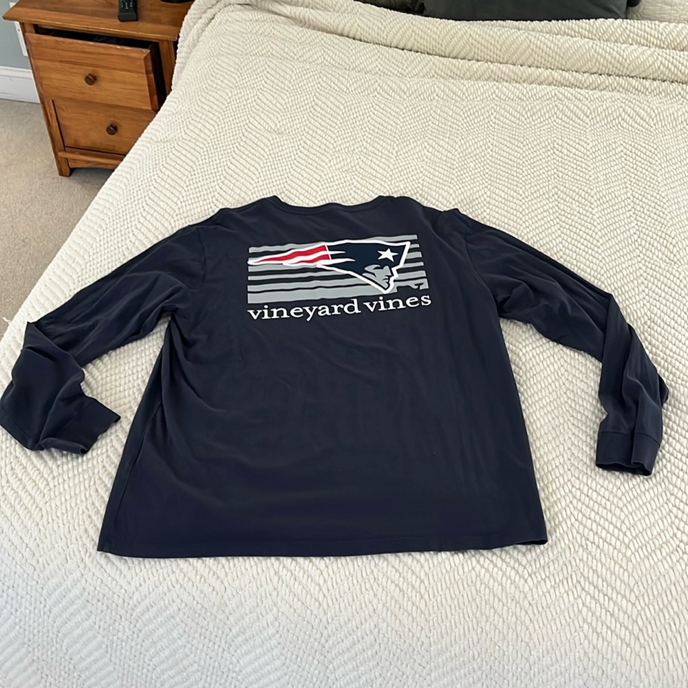 Vineyard vines NE Patriots long sleeve tshirt large